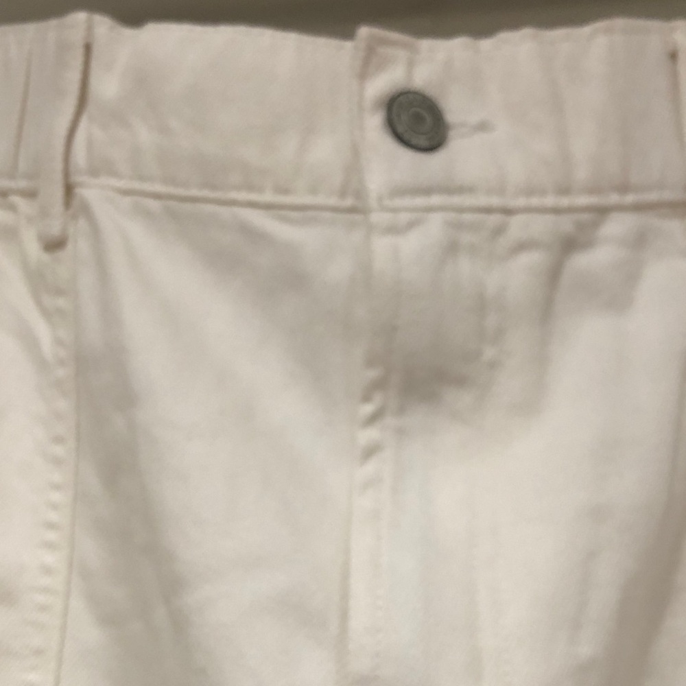 Women's White Elastic Waist Shorts - Picture 3 of 12